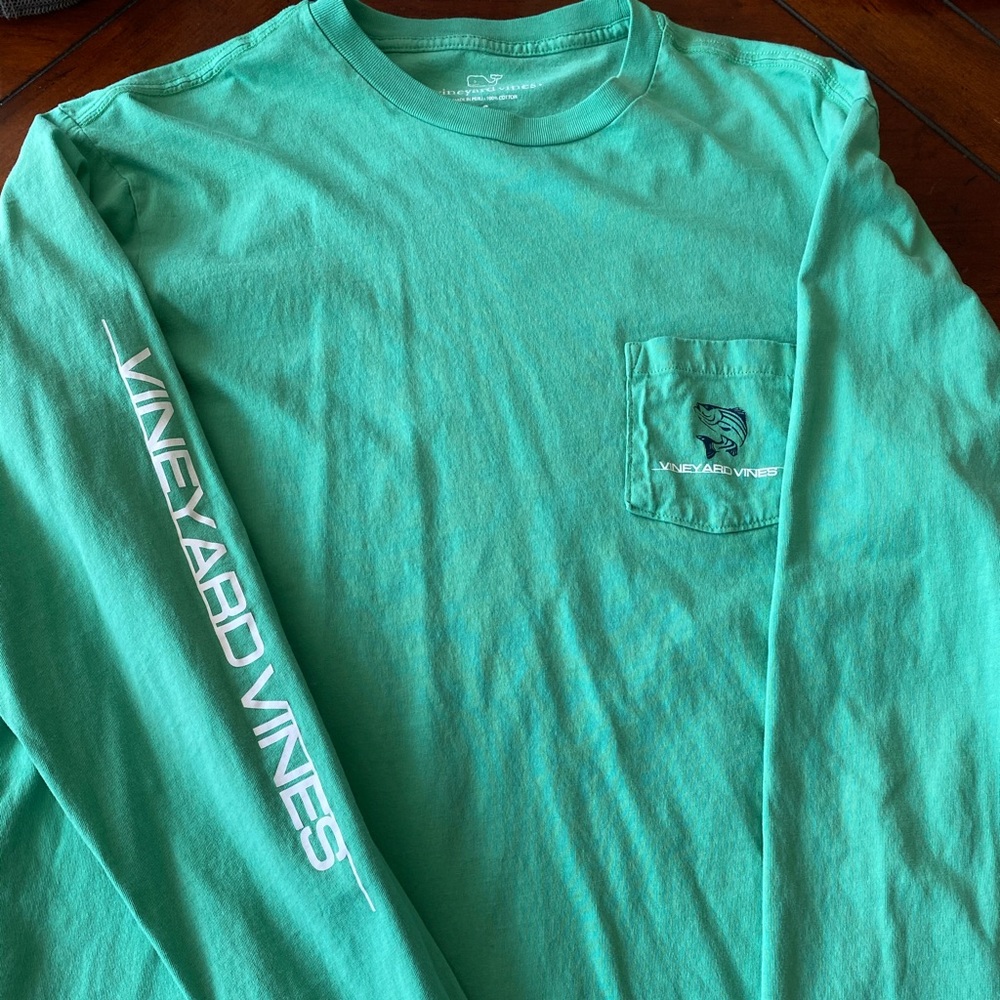 Men’s vineyard vines T-shirt